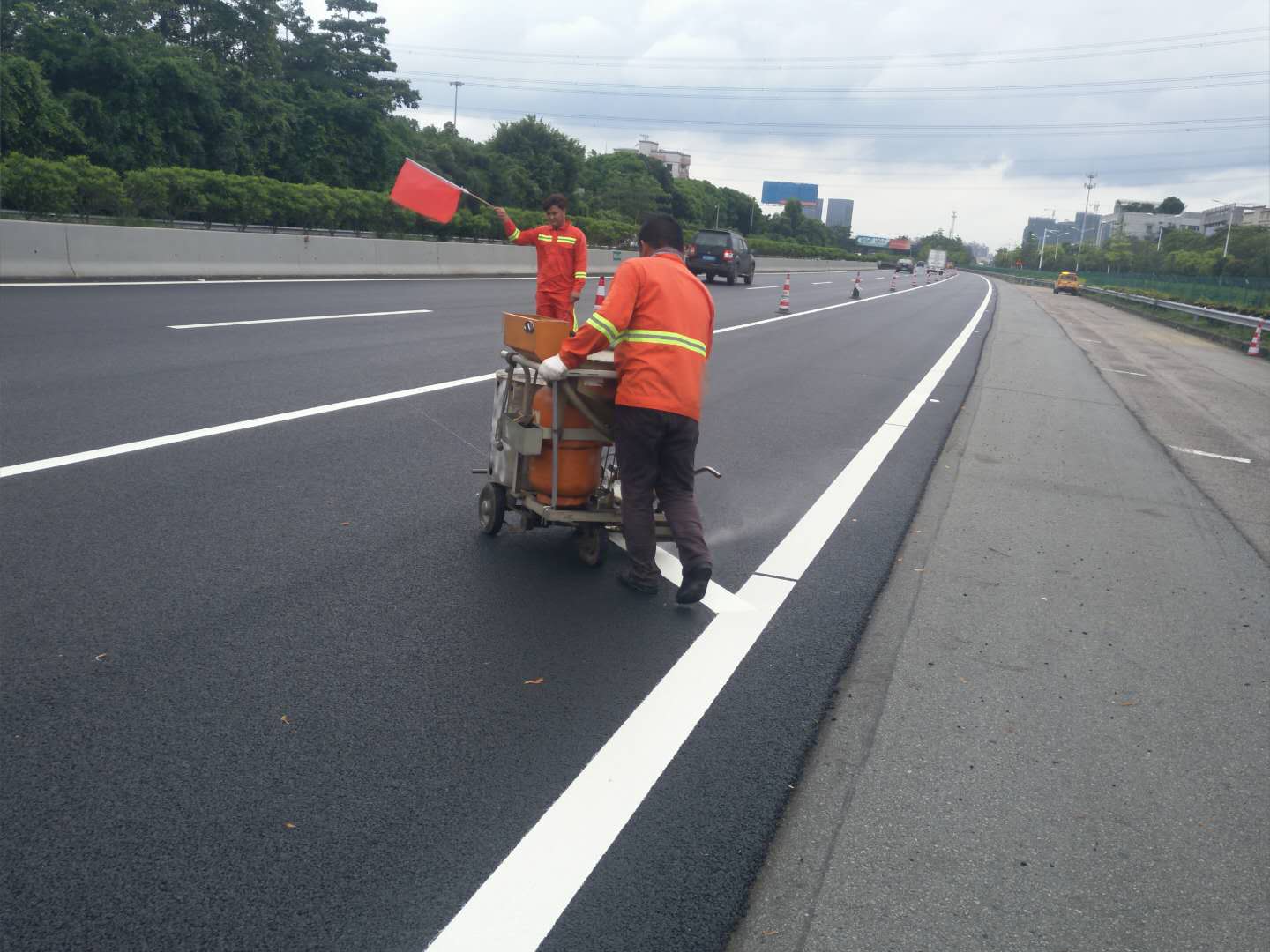 Hot Melt Thermoplastic Road Marking Paint With Superior Adhesion and Visibility