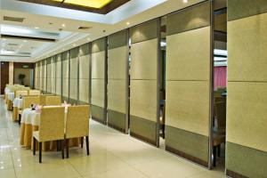 China Removable Commercial Furniture Sound Proof Partition Wall 500 / 1200mm Width factory