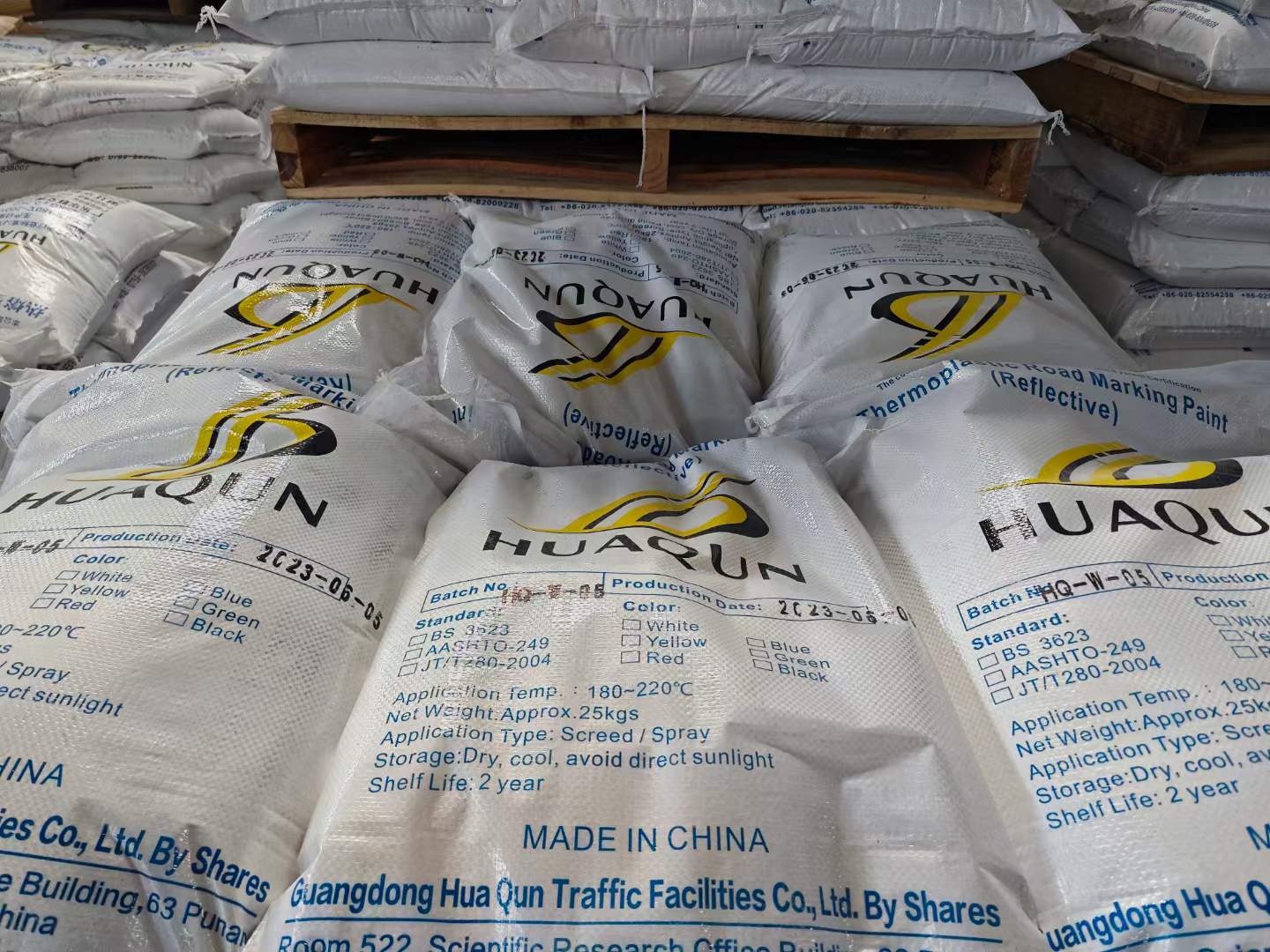 Superior Nighttime Reflectivity White and Yellow Thermoplastic Road Marking Paint For Road Marking