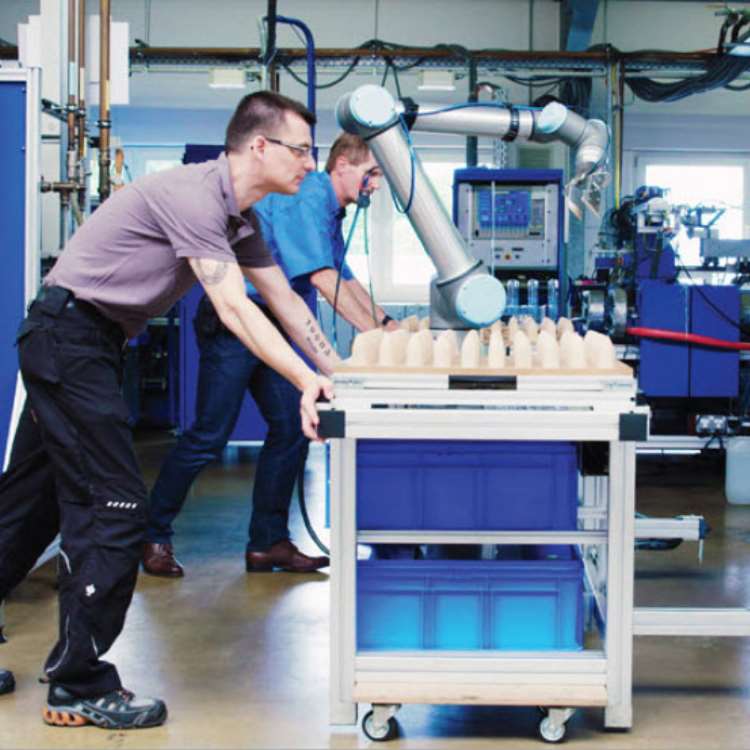 Collaborative Robot UR16e Used For Locking Screw With 6 axis industrial robotic arm As Cobot