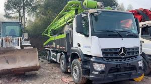 China Inventory 56m Vertical Reach Concrete Pump Truck with 4 Boom Sections from Zoomunited factory