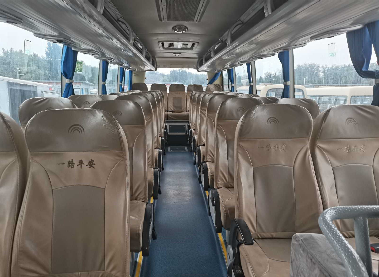 2013 Year 35 Seats Used Bus Used Yutong Bus ZK6888 Used Coach Bus LHD Steering Diesel Engines