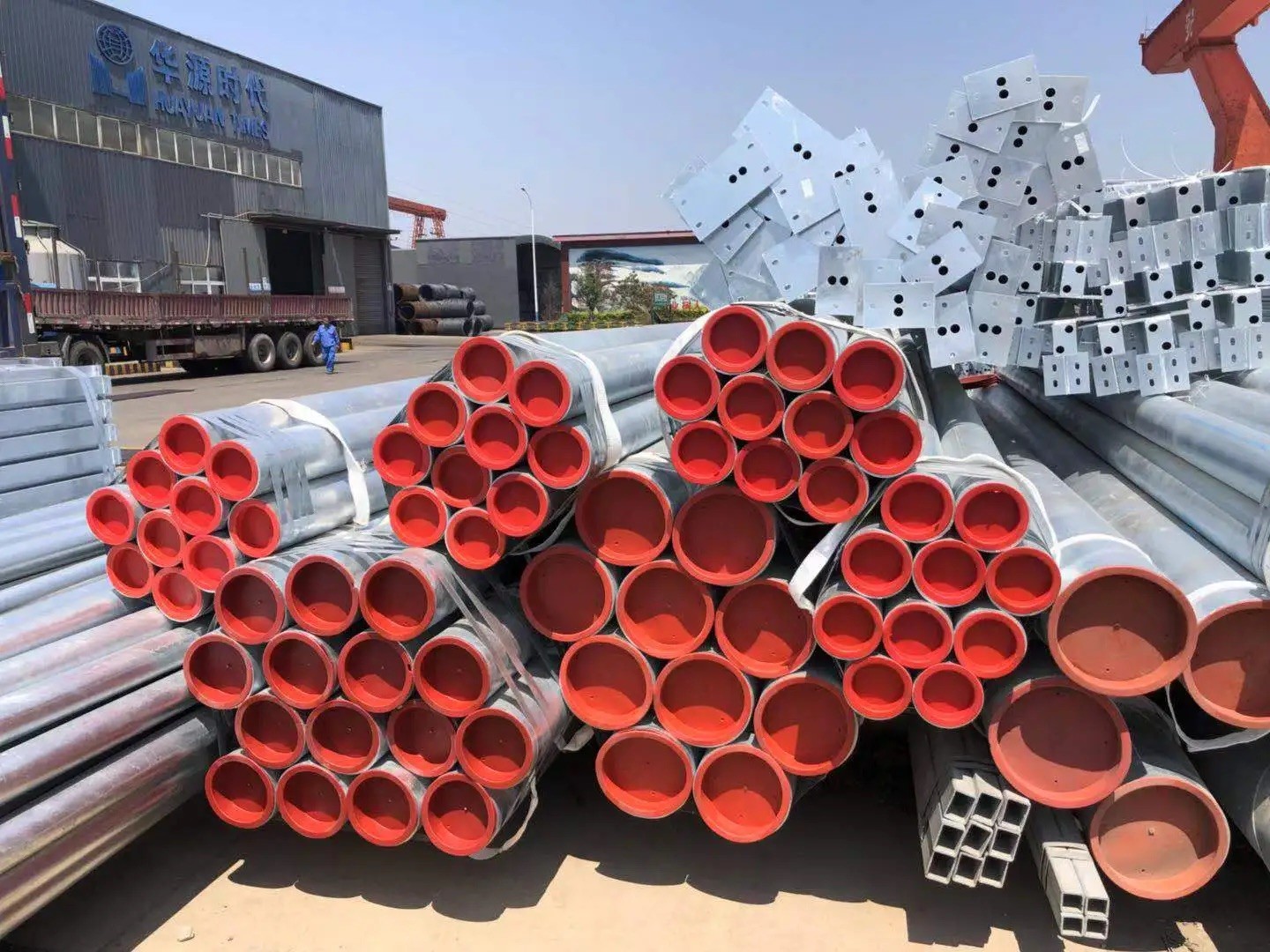Round 50mm Galvanized Steel Pipe Thick Wall Large For Oil And Gas Pipelines