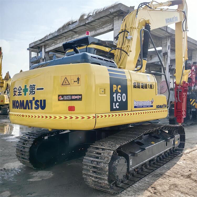 Komatsu PC160LC-7 Crawler Excavator with 16500KG Operating Weight in Good Condition