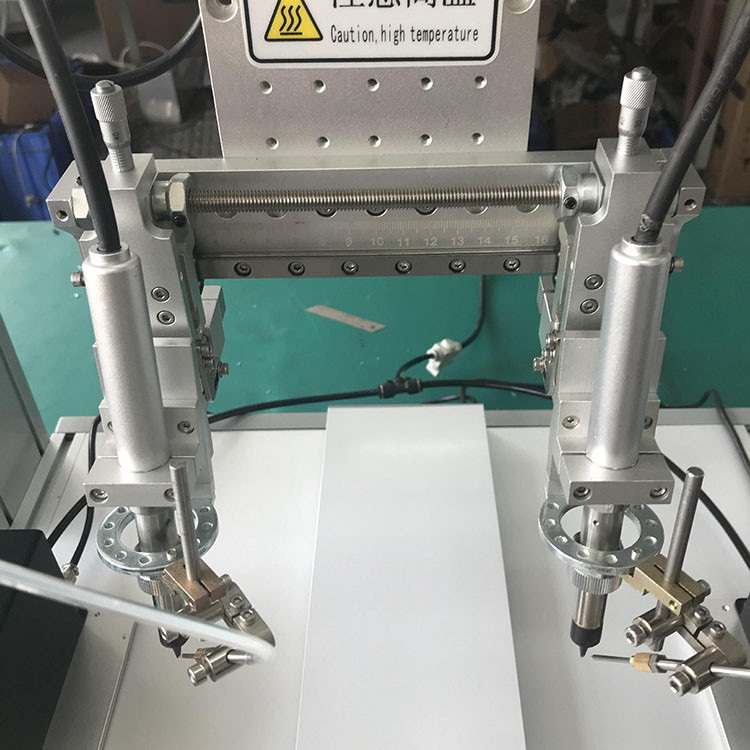 Desktop Mini Wave Automatic Soldering Machine Customize 350W For PCB LED USB