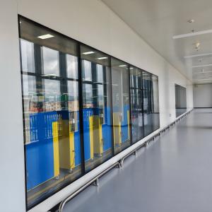 China Laboratory Cleanroom Window Chemically Resistant Surface Pharmaceutical Window factory