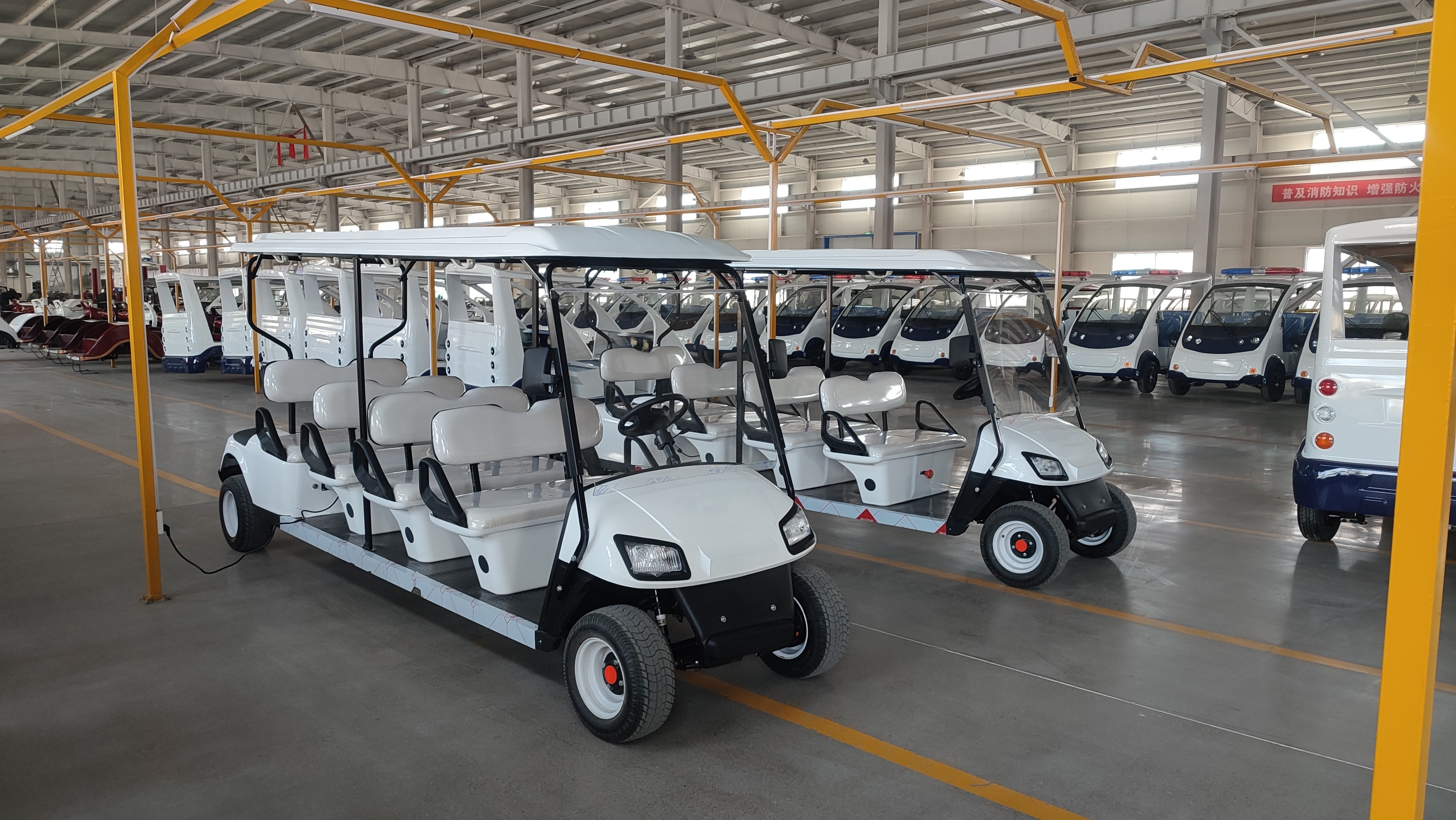 8 Seater Golf Hunting Cart 30 KM/H Battery Operated Electric Golf Buggy Logo Printing Customized