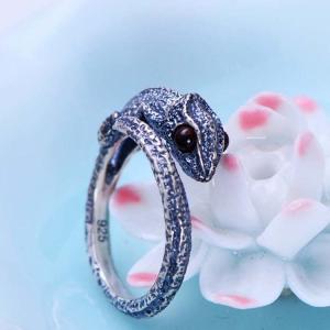 China Womens and Mens Chameleon Retro Sterling Silver Ring(XH056032WRED) factory