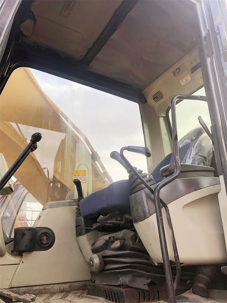 Japan Original Caterpillar 325C Excavator 25 Ton with Good Condition in Shanghai