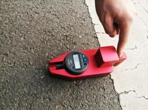China Red Pavement Markings Thickness Checking Gauge Dry Battery factory