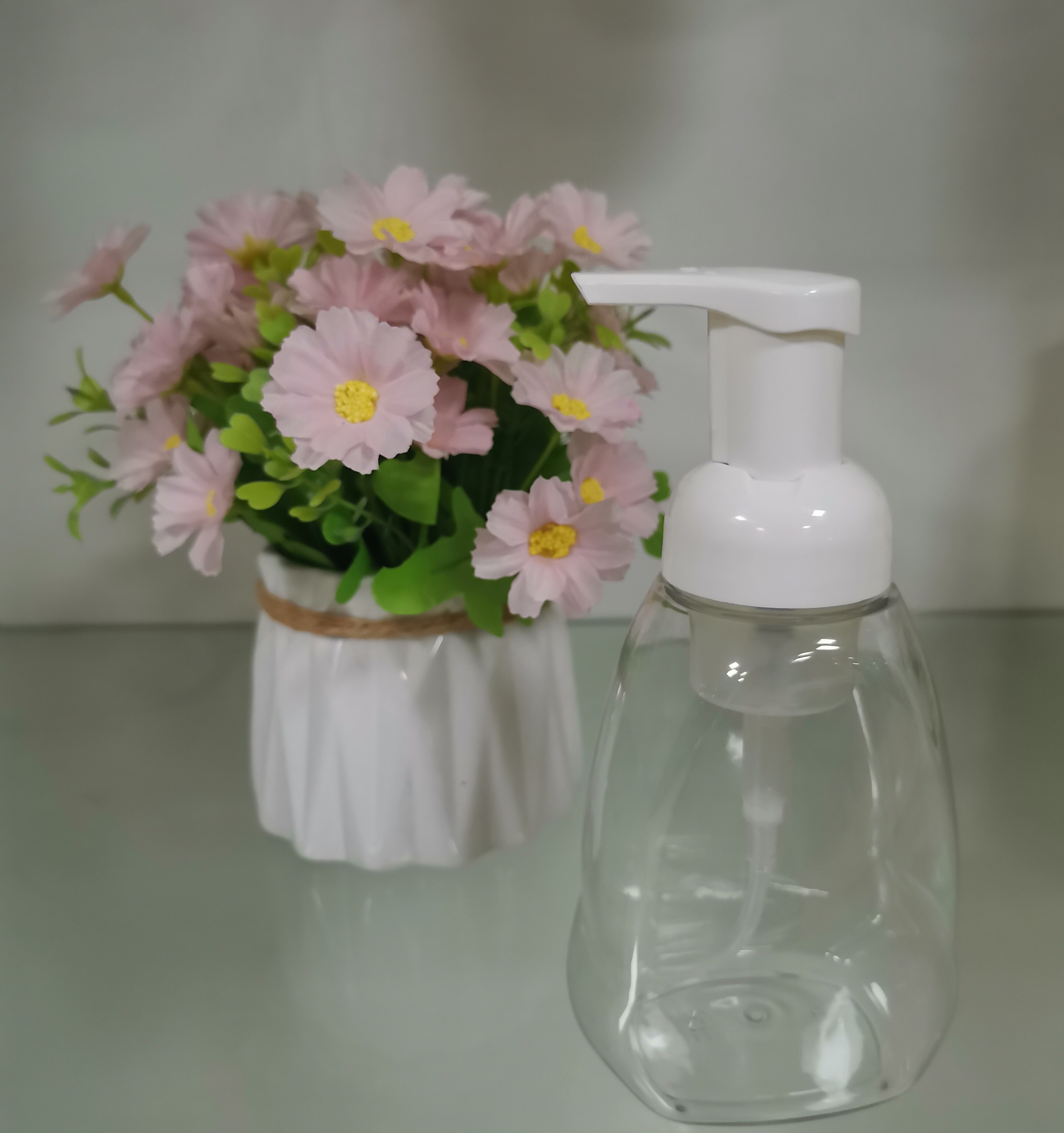 Foam Pump Bottle With Transparent Housing Clip Lock Adjustable Output