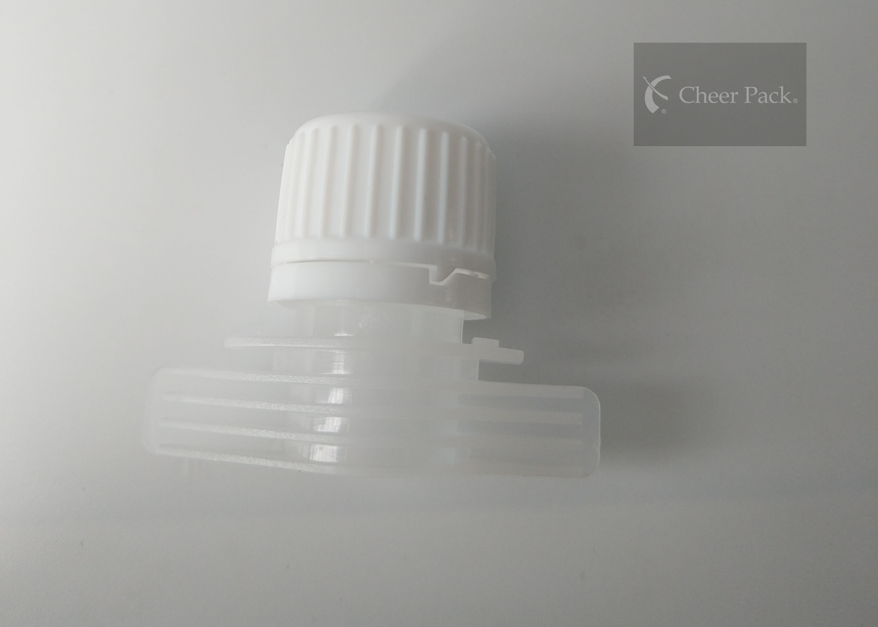 Black / White Twist Top Cap For Plastic Laundry Liquid Bag , Size Customized