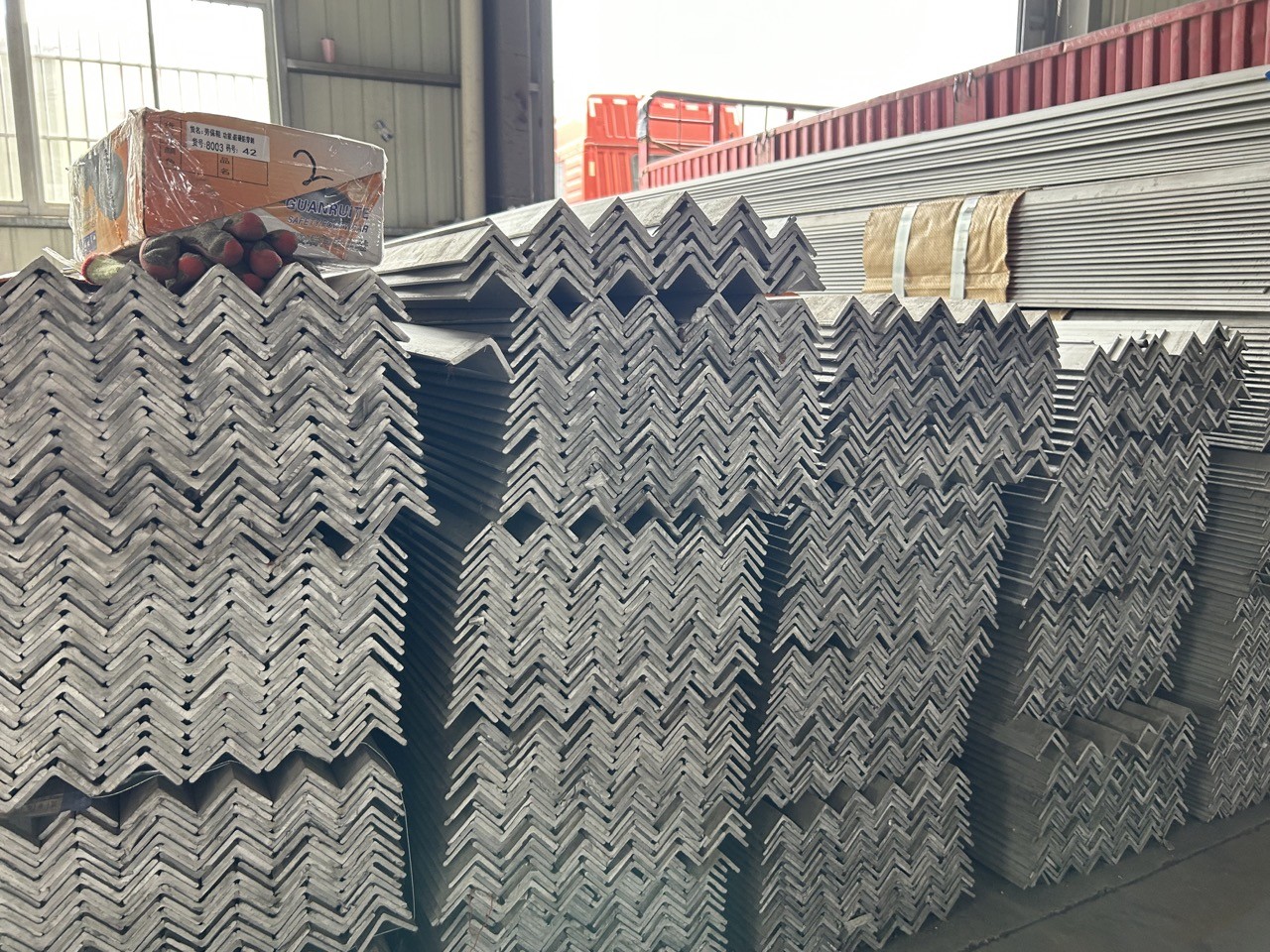 L Polished Stainless Steel Angle Bar 5.8m Hot Rolled JIS For Building Beams