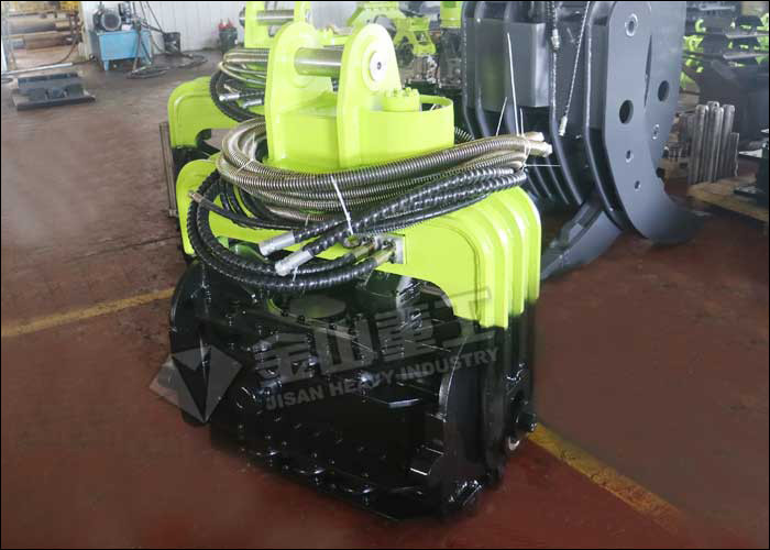 2800 Rpm Vibratory Pile Hammer , 30 Ton Komatsu Vibratory Hammer Pile Driver