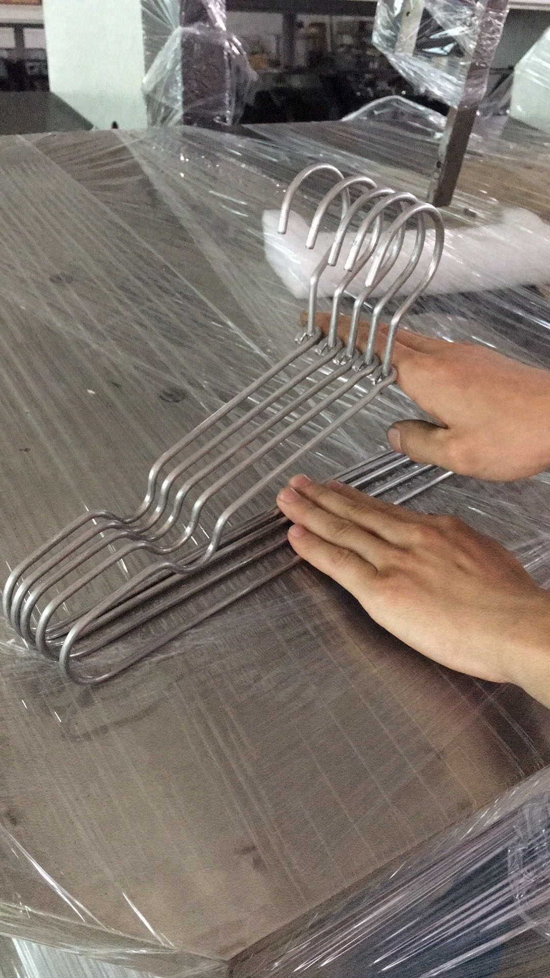 Automatic Clothes Wire Hanger Making Machine