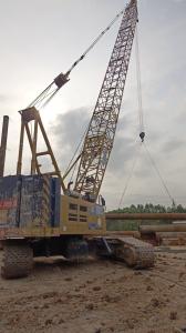 China XGC100T 100 Ton Crawler Crane The Superior Choice for 20 Years of Heavy Duty Lifting factory