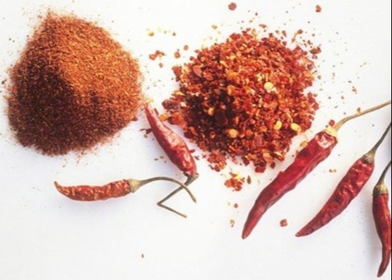 Sun Dried Crushed Chilli Peppers Hot Chilli Flakes Oiled Red Sterilized PIZA & Komichi