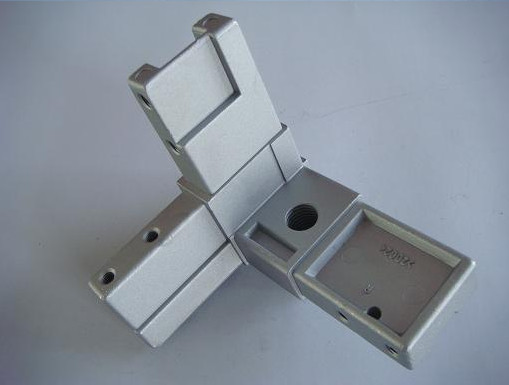 China Polished Aluminium Die Castings High Precision Silvery For Lighting factory