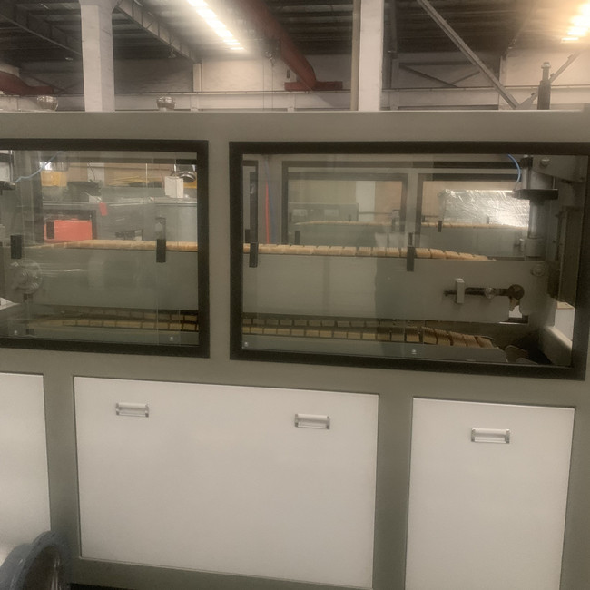 180kg/H Hdpe Pipe Extruder Production Line Extrusion Machine Vacuum Forming