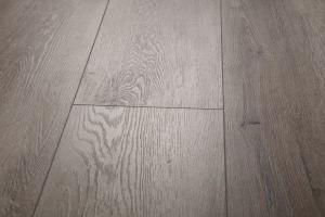 China PVC Pure Spc Flooring Anti Slip Embossed 4mm 6mm 5mm factory