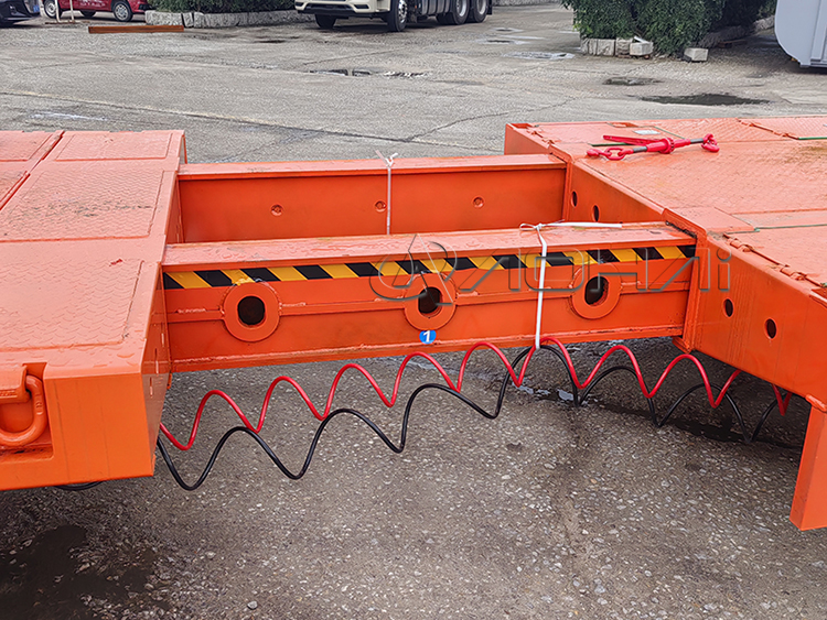 7-axle Stretchable Liftable 70-ton Gooseneck Low Flatbed Semi-trailer with Hydraulic Tailboard