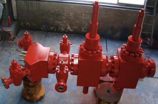 4 1/16" X 10000psi Wellhead Christmas Tree For Oil Well Fracturing Operation API