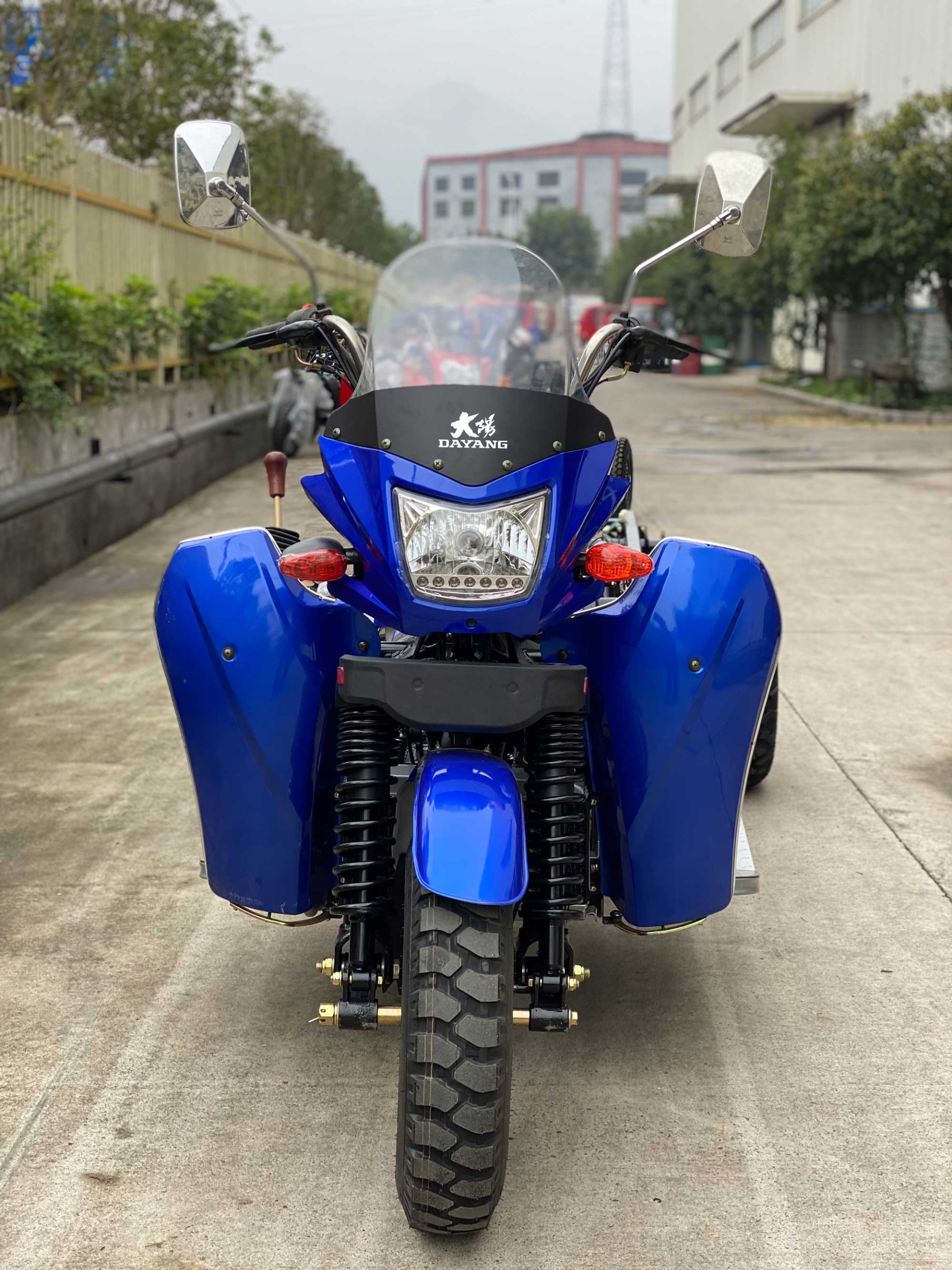 DAYANG 300CC Water Cooling Chassis 50*100 Fuel Oil Sand tire Tricycle for Freight