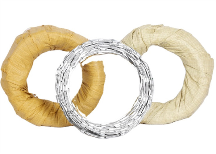 Powder Coated 900mm Coil Diameter Razor Barbed Wire For Prison / Airport