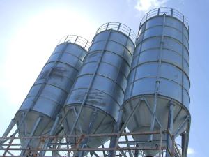 China Professional 100 Ton Cement Storage Silo With Automatic Dust Collector factory