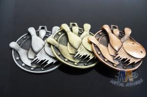 China Metal Zinc Alloy Custom Bowling Sports School Engraved Medals With 2D Or 3D Type, Lanyard Or Ribbon factory