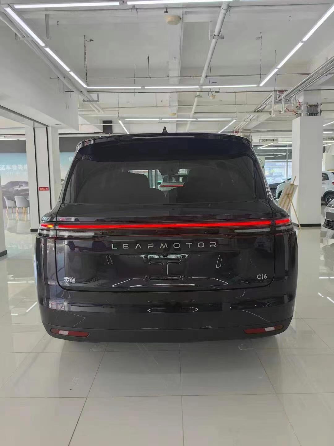 Leapmotor C16 6 Seater Medium And Large SUV with 520Km Long Range and Maximum Speed up to 170 km/h