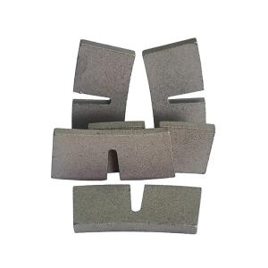 China Fast Cutting Diamond Segments For Granite Edge Cutting Bridge Saw 600mm factory