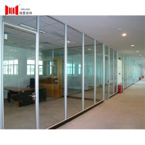 China Detachable 8mm Glass Partition Wall With Door Curved Frame factory
