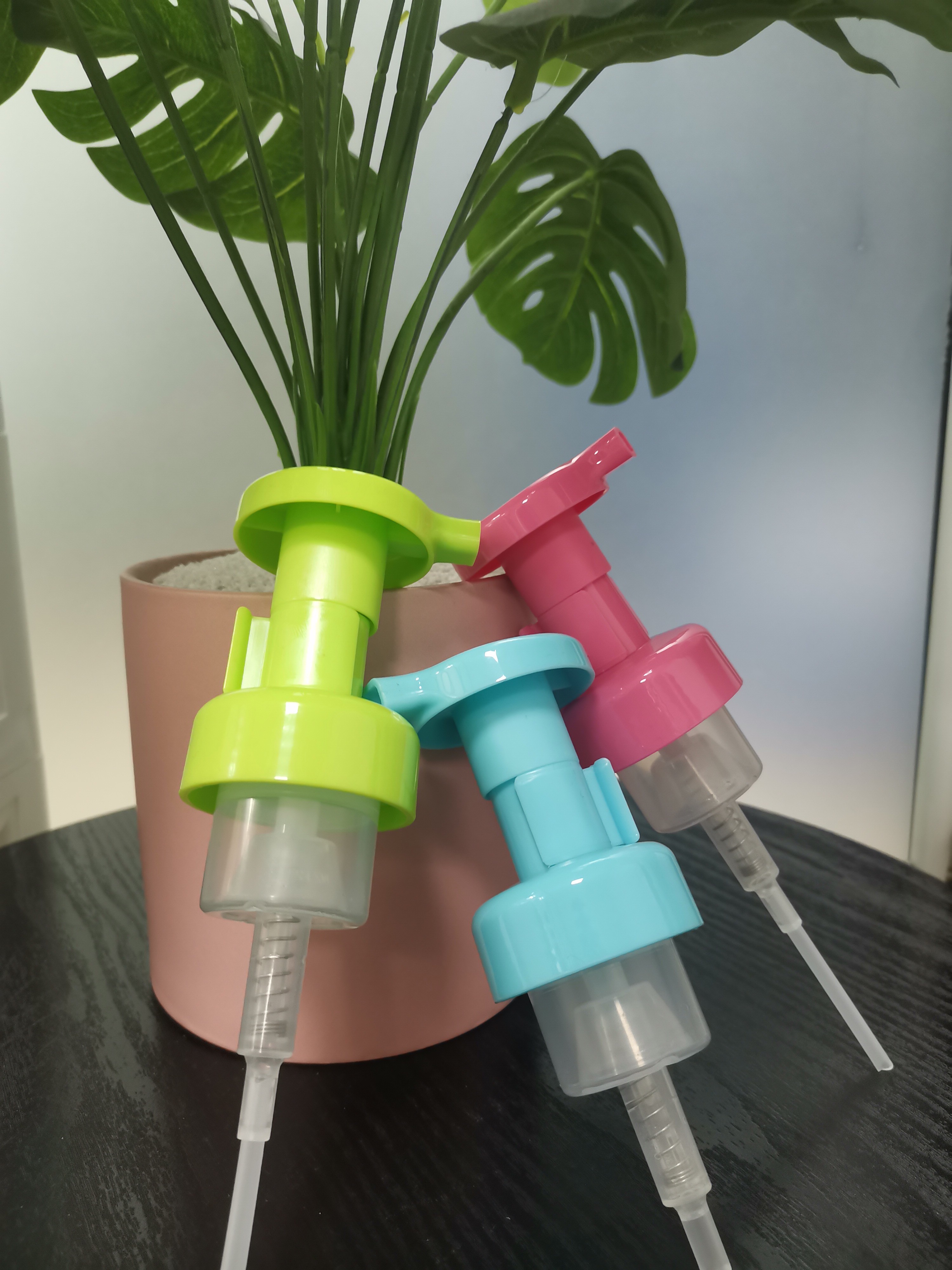White 43mm Foam Pump Closure Size 43mm Compatible With Different Bottle Sizes