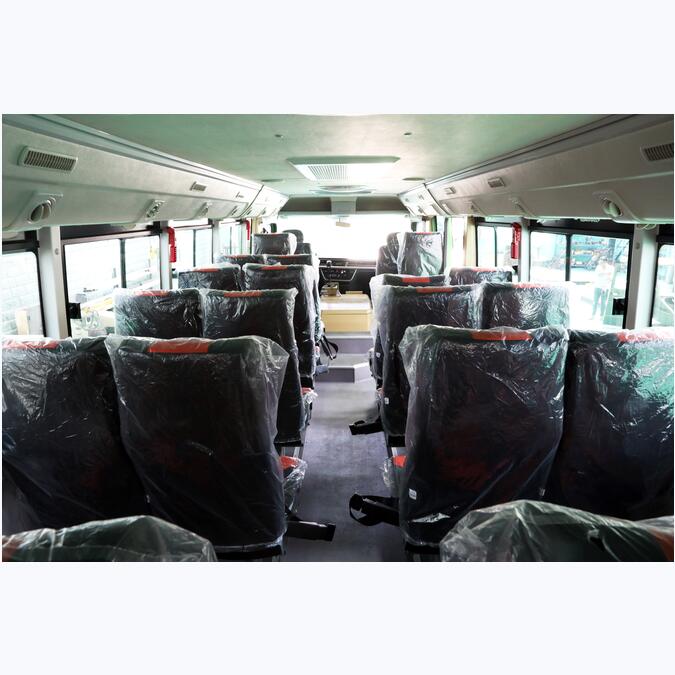Cummins B210 Engine 27 Seats 6x6 All-terrain Off Road Bus Coach Bus with 12.5R20 Tires