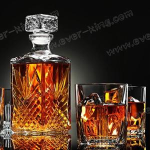 China OEM 1500g Luxury Spirits Whiskey Glass Bottle factory