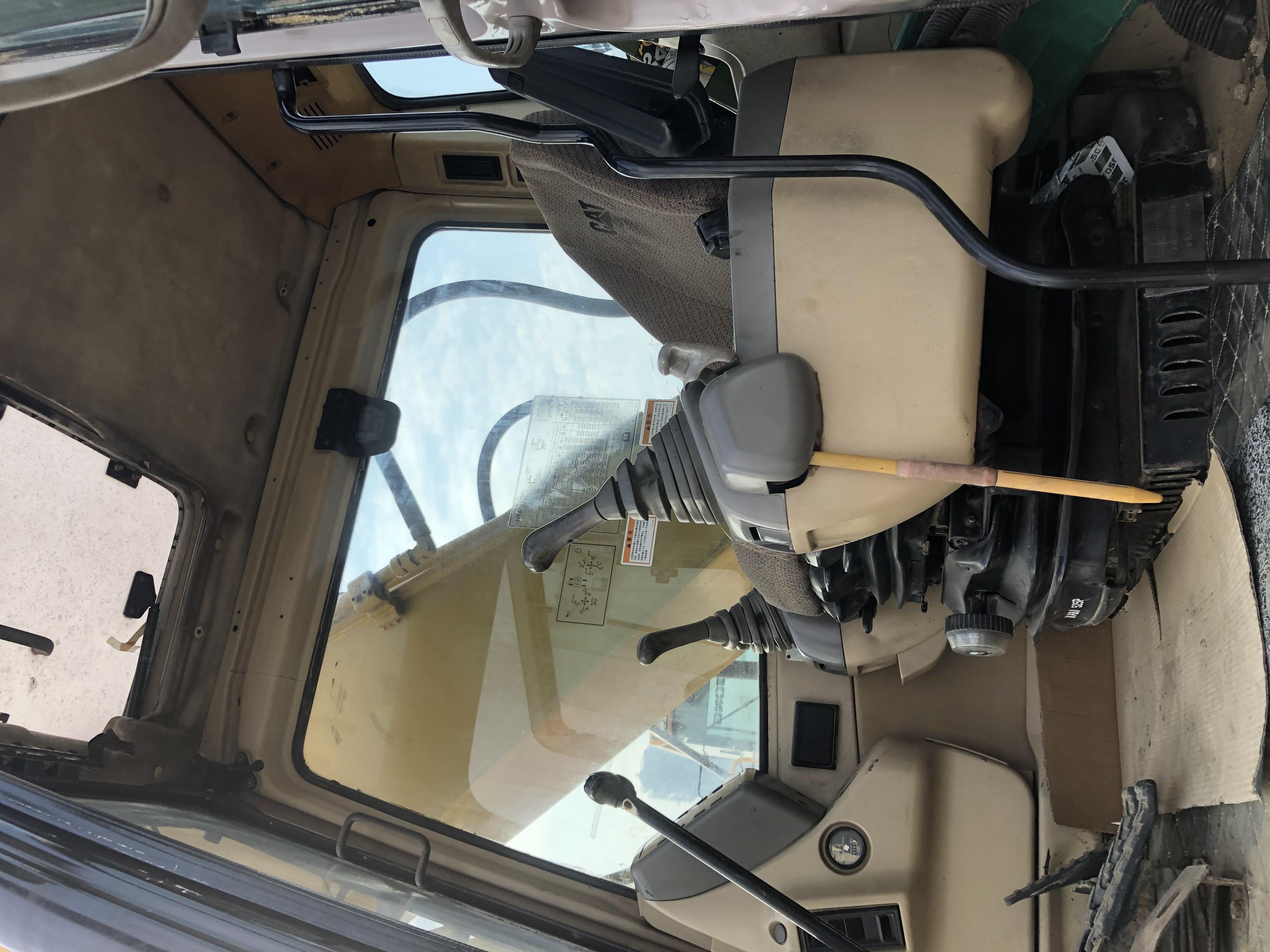 Transport Width 3.39 m Used CAT325B Excavator for Heavy-Duty Earthwork and Shipping