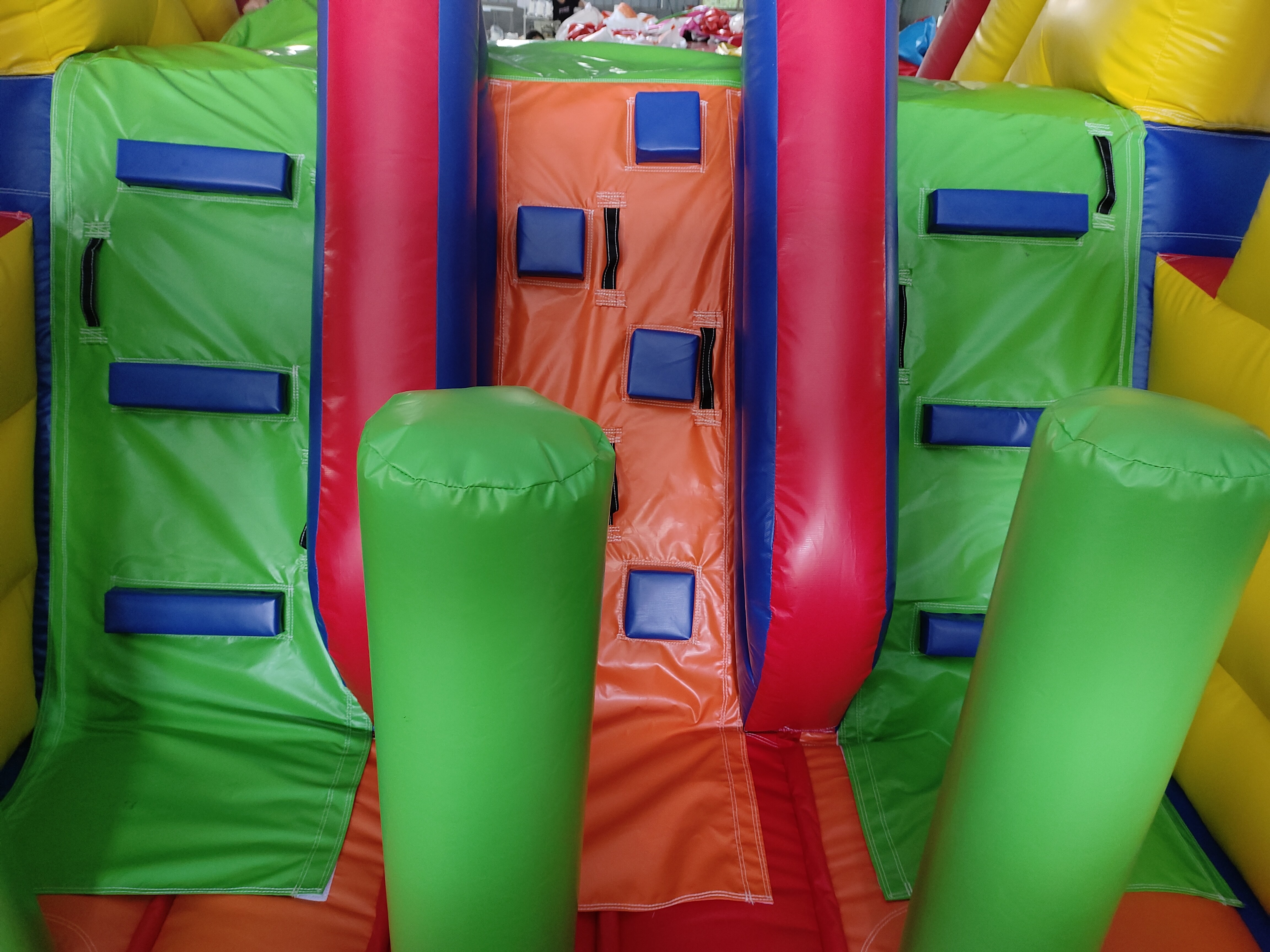 Commercial Grade PVC Tarpaulin Giant Inflatable Obstacle Courses Inflatable Fun City For Outdoor