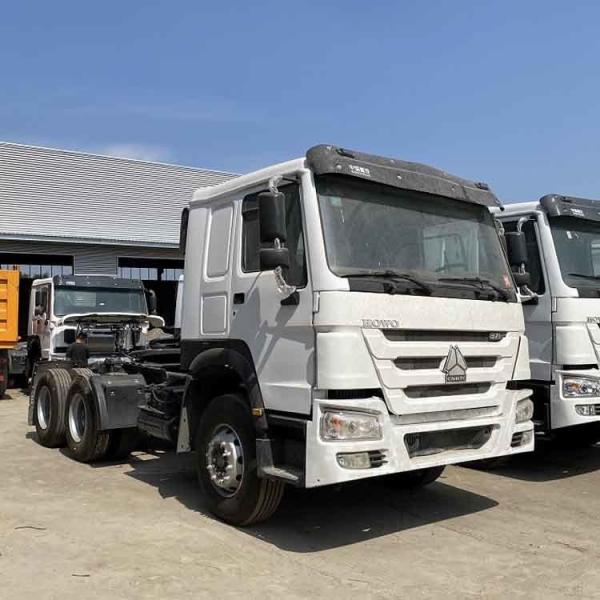 Sinotruk Howo Truck Tractor 6x4 Used Head Tractor Truck 6800 kg GVW Automatic