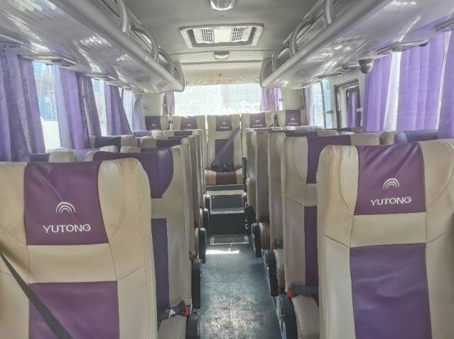 Second Hand Youtong Coach Bus ZK6808 Left Hand Drive 30 Seats Leaf Spring Use In Africa