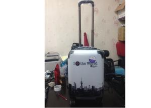 China Lightweight Hard Polypropylene Luggage Bags Suitcase With Normal Combination Lock factory