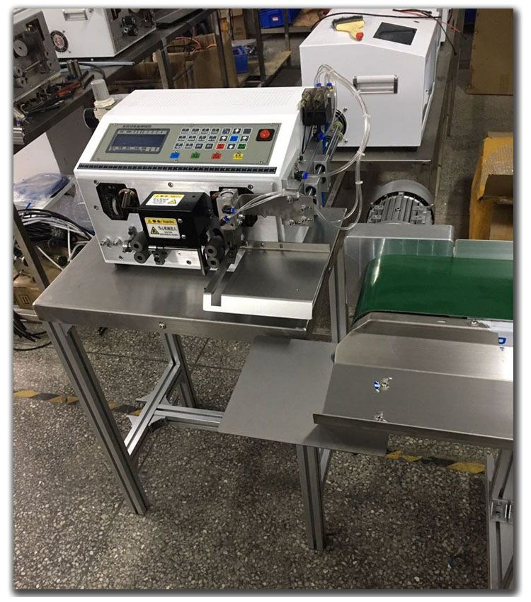 Automatic Wire Cutting Stripping Terminal Crimping Machine with Wiring Conveyor Belt