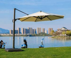 China Garden 3.5m Roman Patio Cantilever Waterproof Sunbrella factory