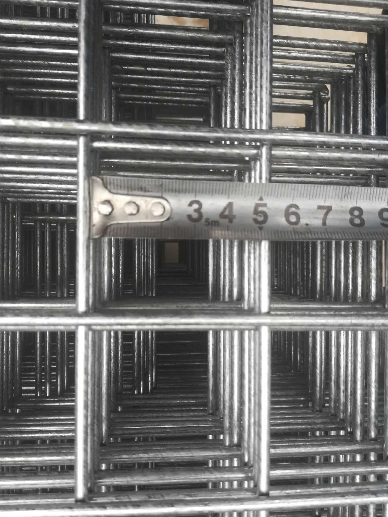 Rhombus Opening Shape Welded Wire Mesh Panel Diamond Mesh Fence China Factory