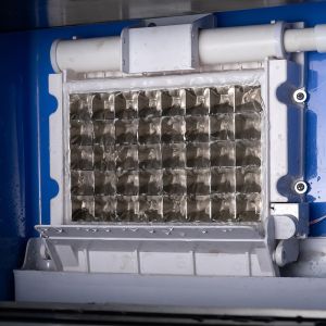 Advanced Technology Air Cooling LZ-120 50kg 24Hours Commercial Ice Cube Making