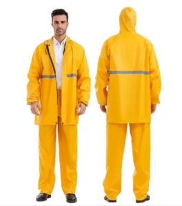 China Polyester Raincoat High Visibility Windproof Raincoat With Reflective Tape factory