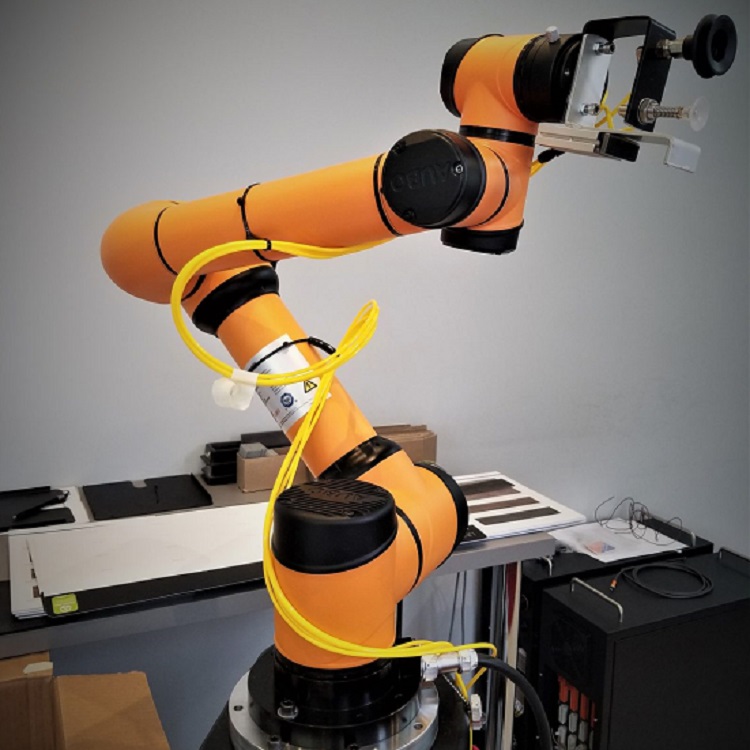Mini Cobot Robot AUBO I5 With AGV Used As 5KG Playload Collaborative Robot For Robotic Welding