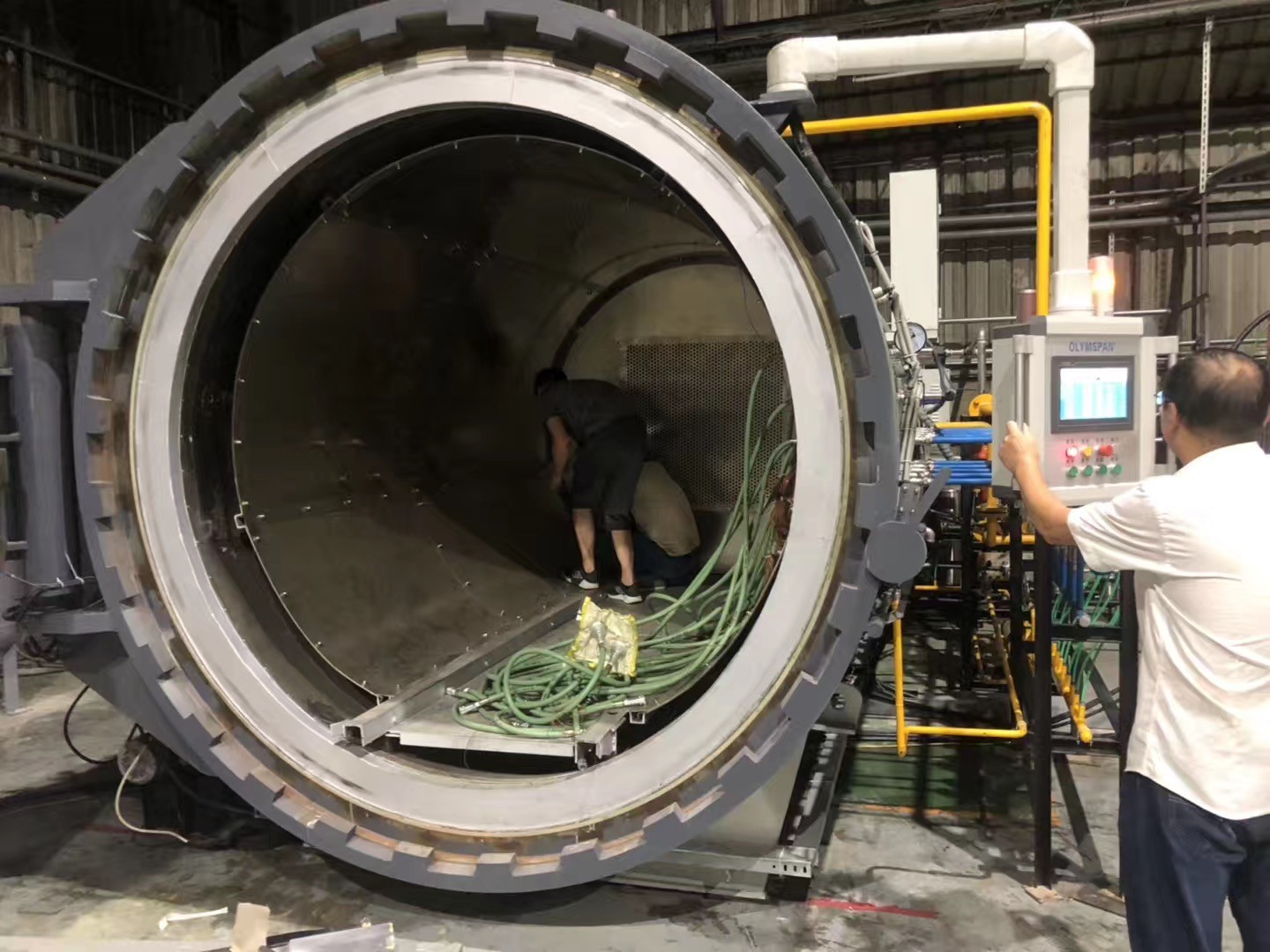 Comparative analysis of Composite Autoclave and other heat treatment equipment