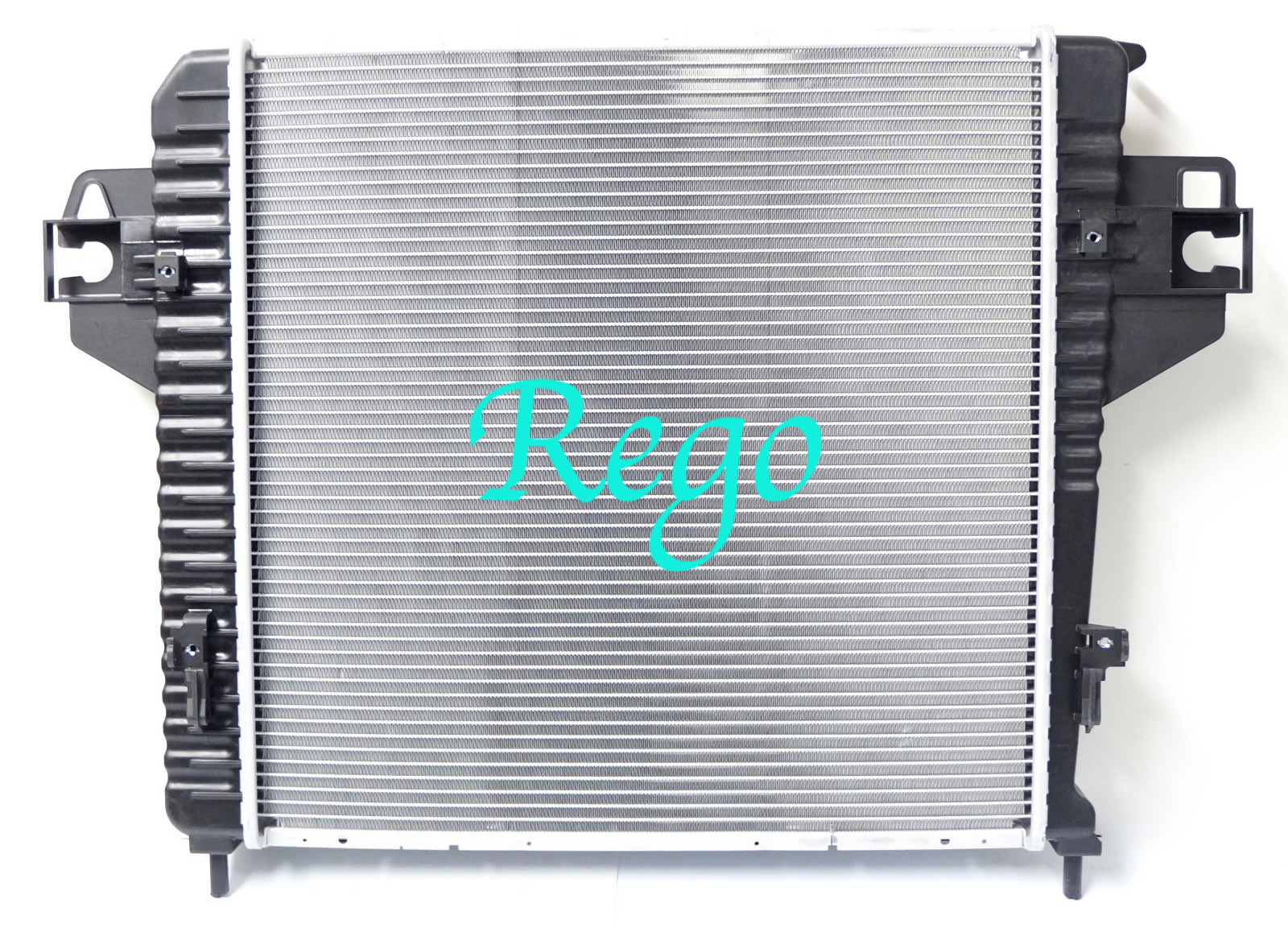 OEM No.52080118AA Jeep Liberty Automobile Cooling Aluminum Radiator Replacement