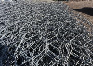 China Customizable Gabion Box Galvanized / PVC Coated Riverbank Protection factory
